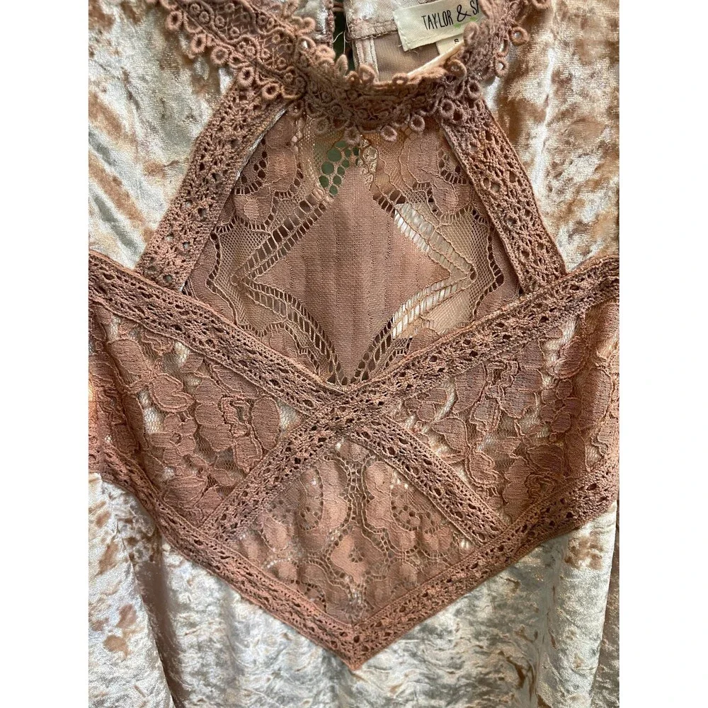 NWT Taylor & Sage Velour Lace Sleeveless Blouse S
